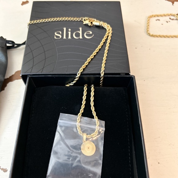 Necklace - Picture 5 of 16